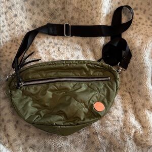 Shorty Love Green Quilted Crossbody Bag